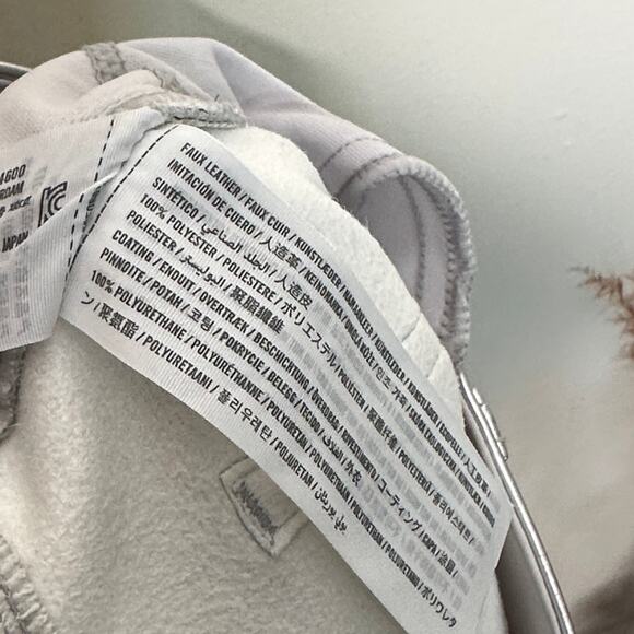 ABERCROMBIE & FITCH Curve Love 90s Straight Jean Metallic Silver Sz 26/2 {P50} - Picture 7 of 7